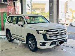 تۆیۆتا لاند کروزەر